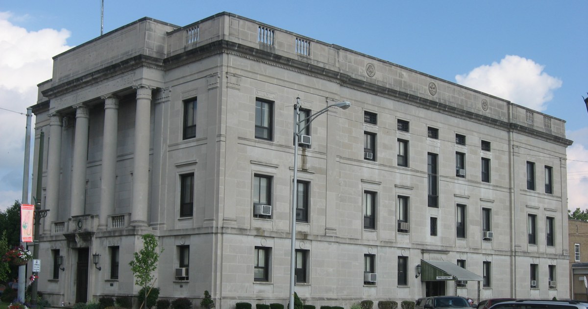 Hocking County Courthouse in Logan, Ohio