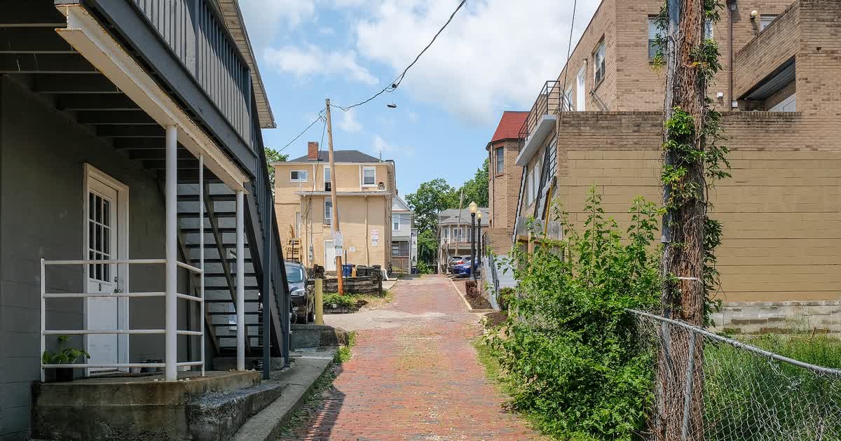 A red brick alley in downtown Athens, Ohio