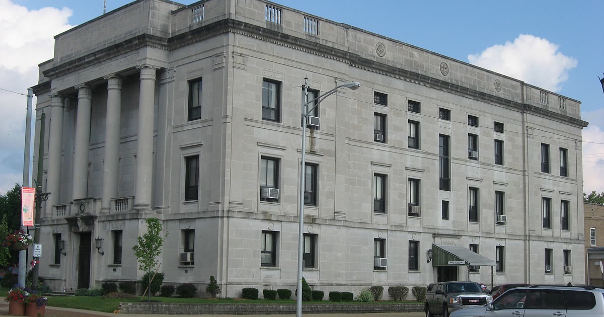 Hocking County Courthouse in Logan Ohio