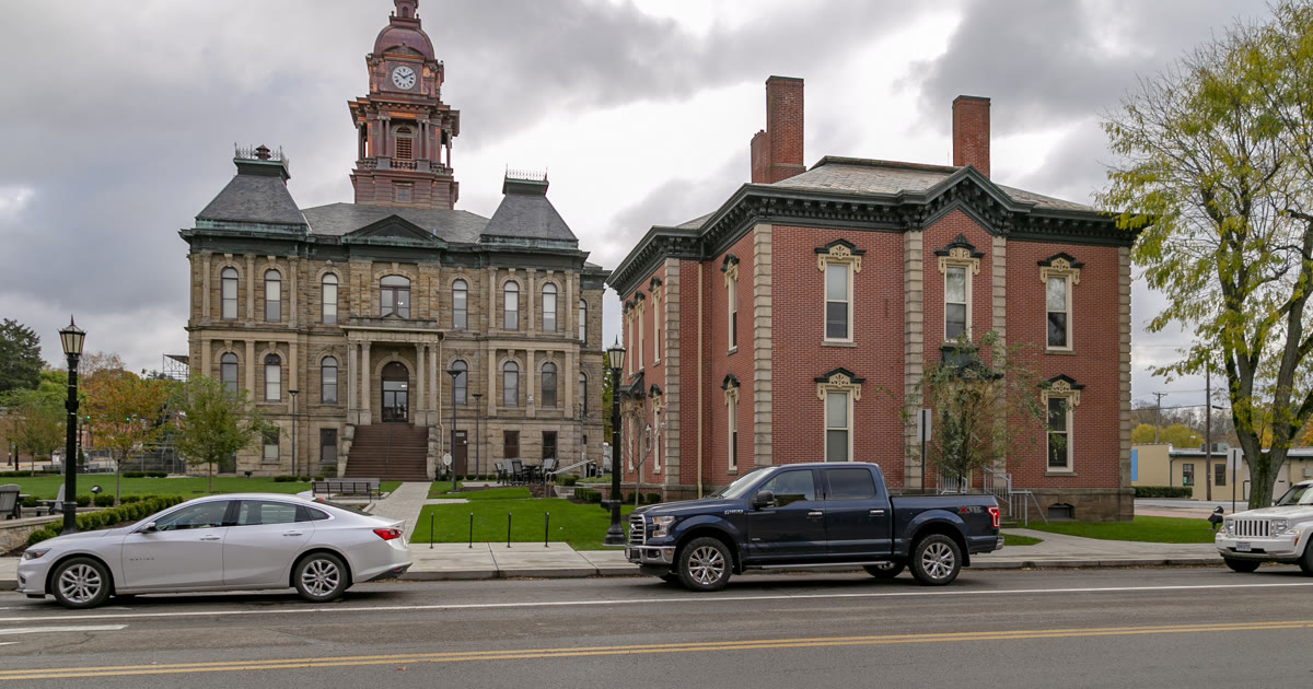 Holmes County Courthouse in Millersburg Ohio