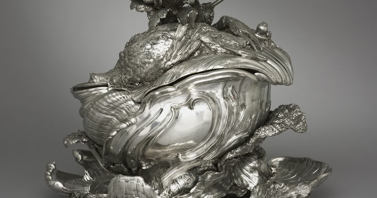 Meissonnier covered silver tureen on stand, 1735-38