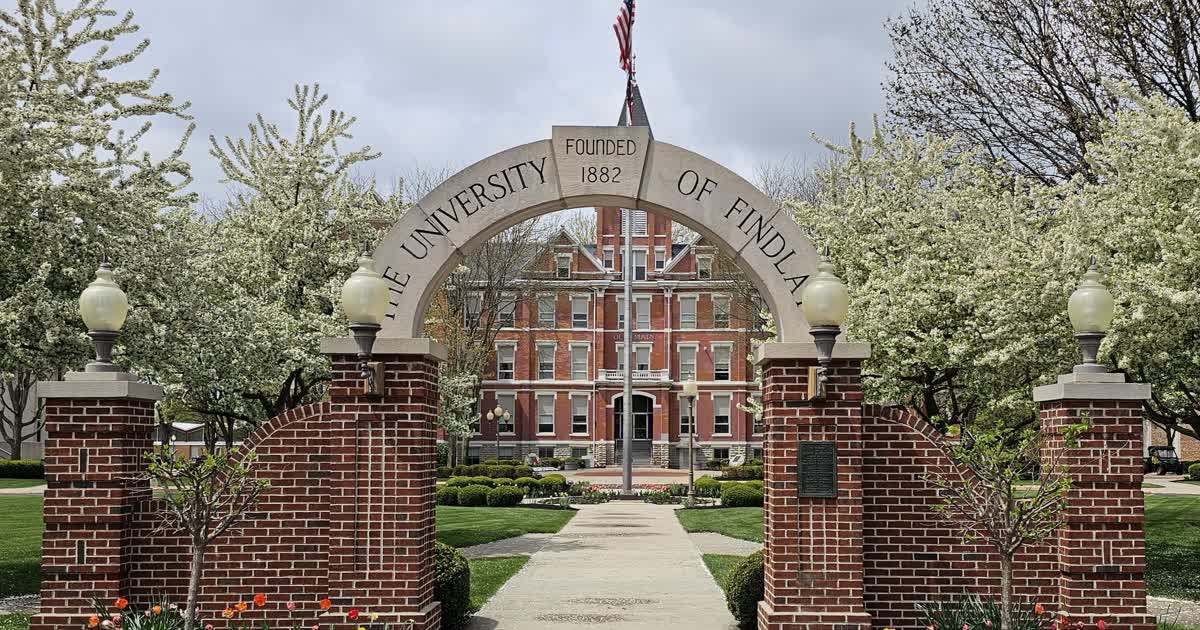 Russ and Peg Armstrong Sports Complex entrance at the University of Findlay