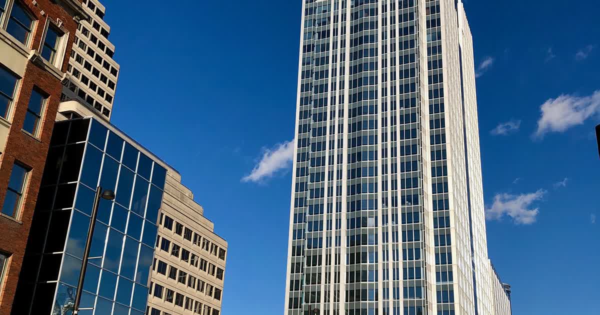 Glass-clad Great American Tower in downtown Cincinnati, Ohio