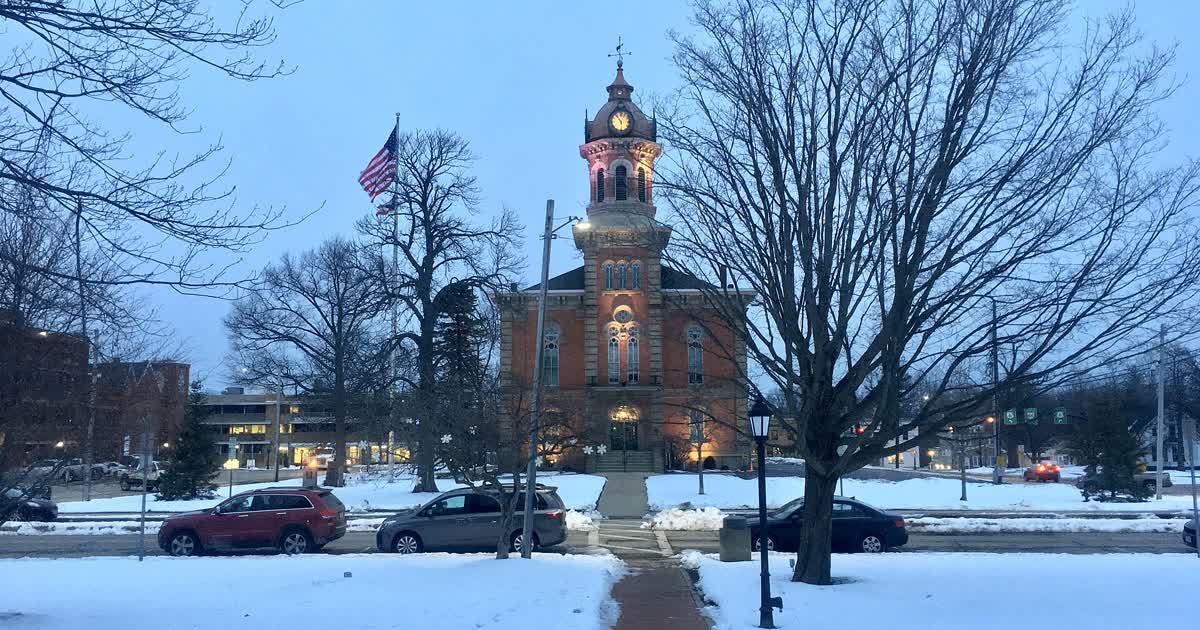 Geauga County Courthouse on Chardon Square in Chardon, Ohio