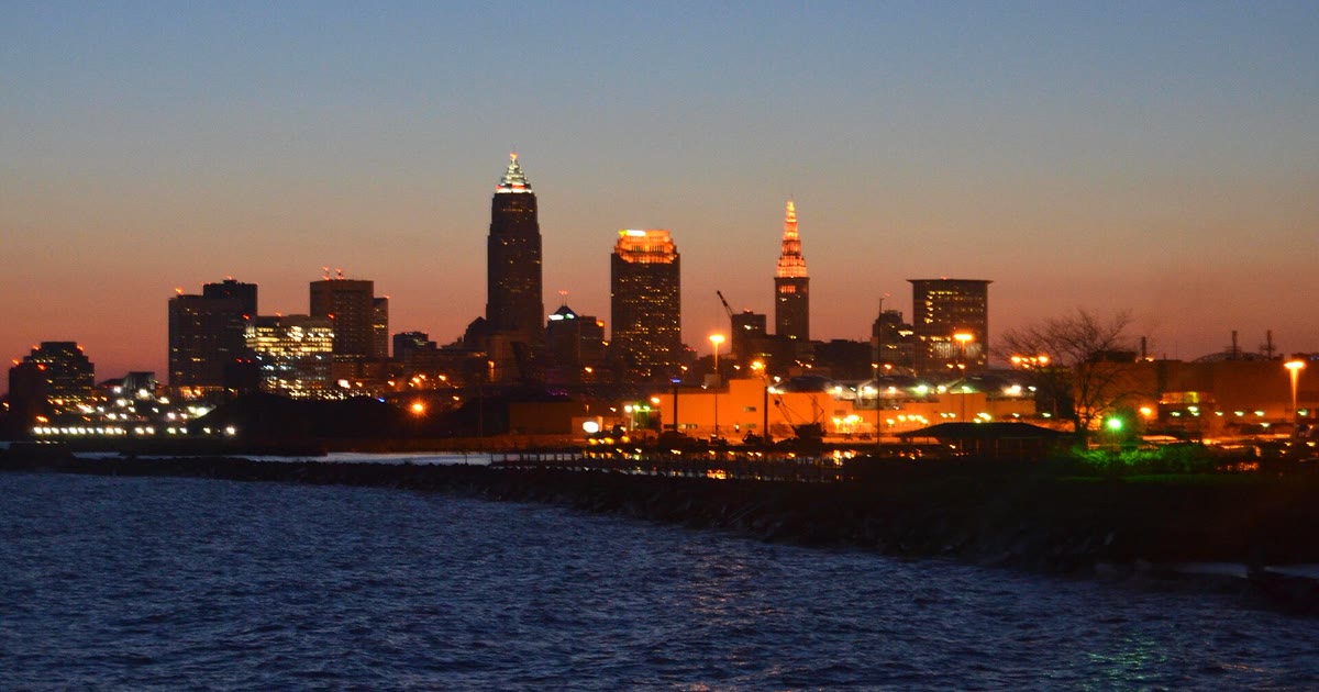 Cleveland, Ohio skyline at sunrise from Edgewater Park