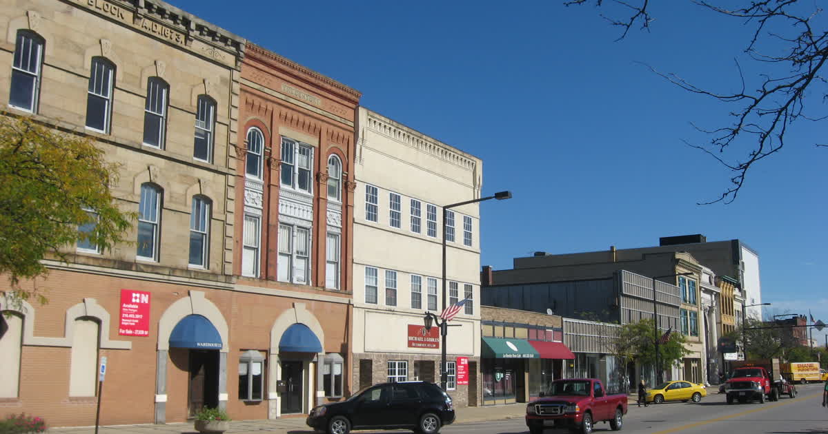 Downtown Elyria, the Lorain County seat, on Broad Street