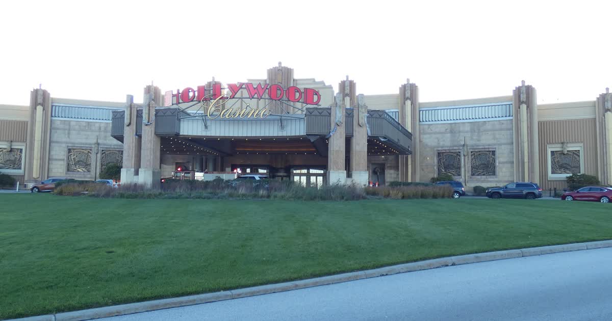 The front entrance of Hollywood Casino Toledo in Toledo, Ohio, where Shake Shack opens to the public on Oct. 27