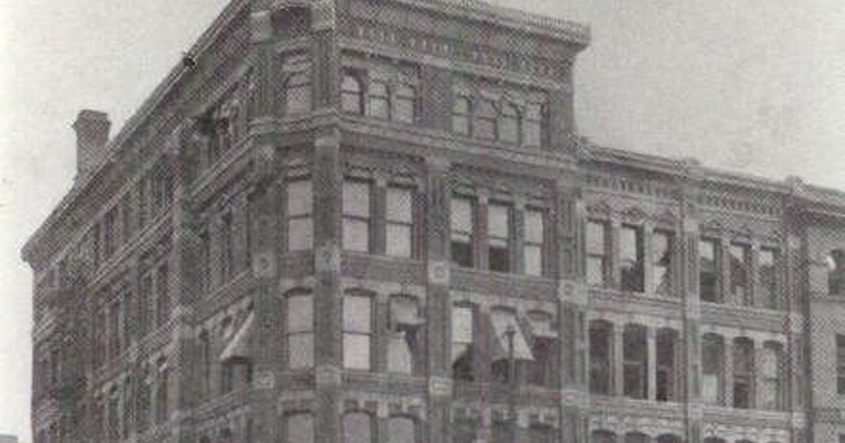Historic black-and-white photograph of the Blade Building in Toledo, Ohio, circa 1900