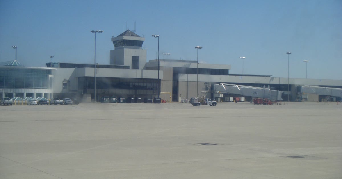 The terminal and control tower at Cincinnati Northern Kentucky International Airport