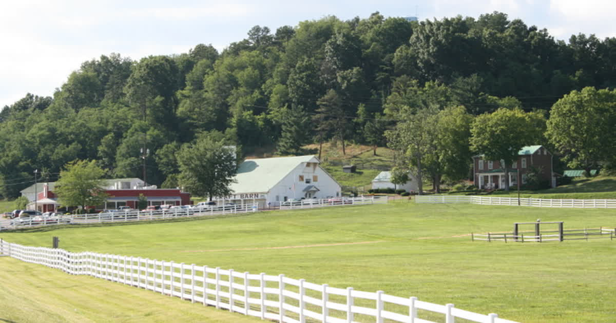 The Bob Evans Farm in Rio Grande Ohio with its restaurant and barn