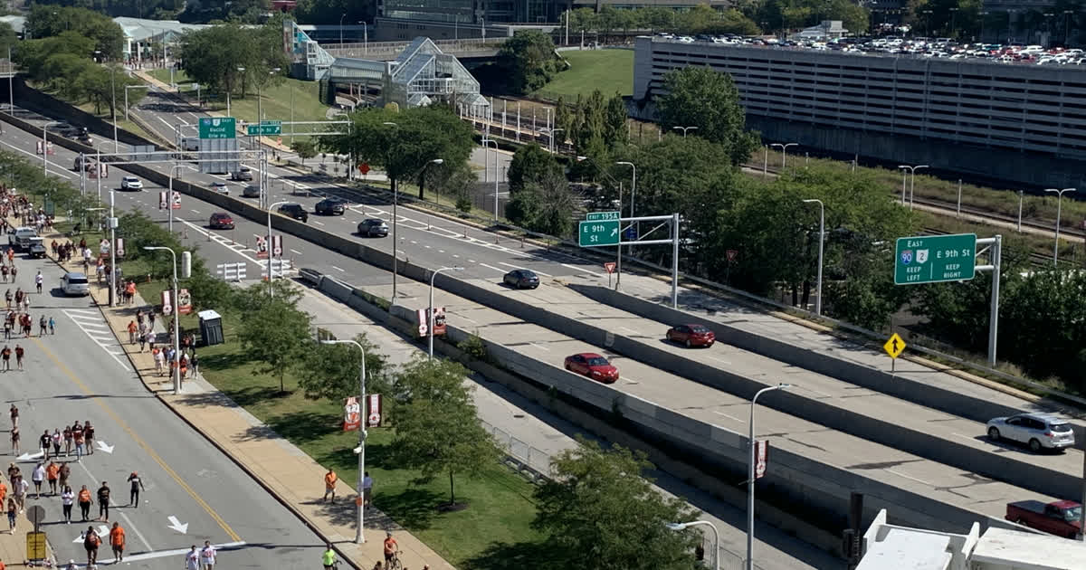 Cleveland Memorial Shoreway at East 9th Street