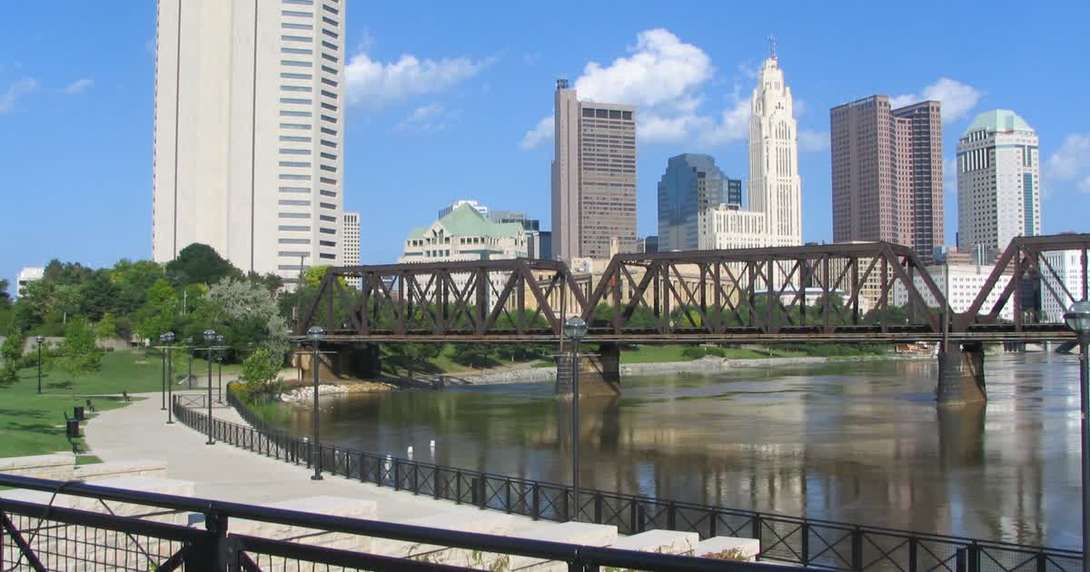 Downtown Columbus skyline and the Scioto River viewed from North Bank Park