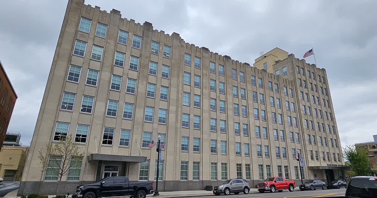 Marathon Petroleum headquarters building in Findlay, Ohio, seen from street level