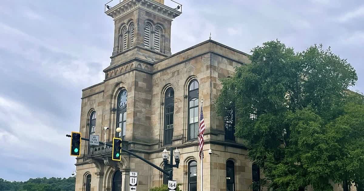 Columbiana County Courthouse in Lisbon, Ohio, with its clock tower