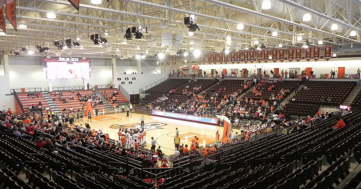 The interior of the Stroh Center at Bowling Green State University during a basketball game