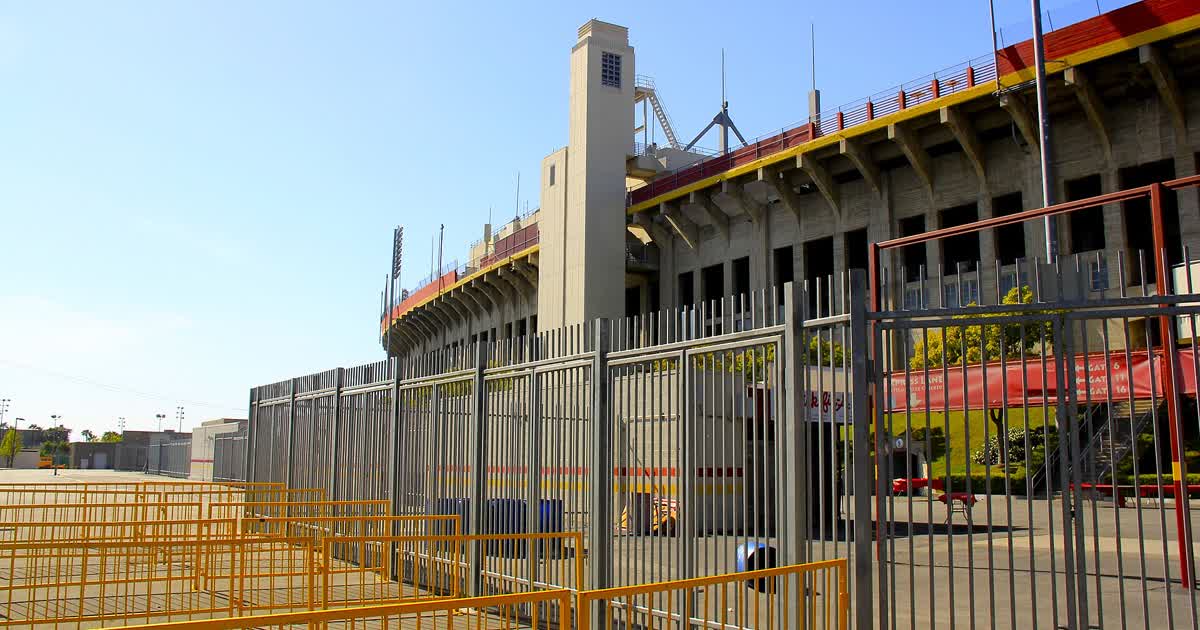 Exterior of the Los Angeles Memorial Coliseum in Los Angeles California